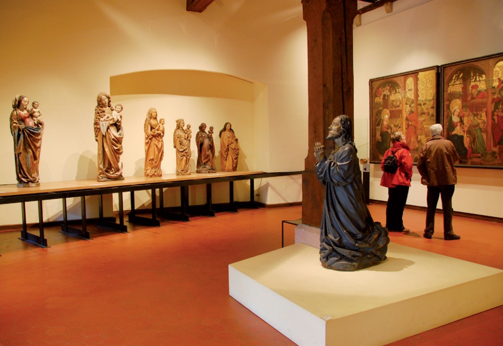 Các bức điêu khắc gỗ trong Bảo tàng Unterlinden