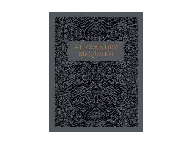 10 quyển sách về thời trang đáng đọc nhất: Alexander McQueen