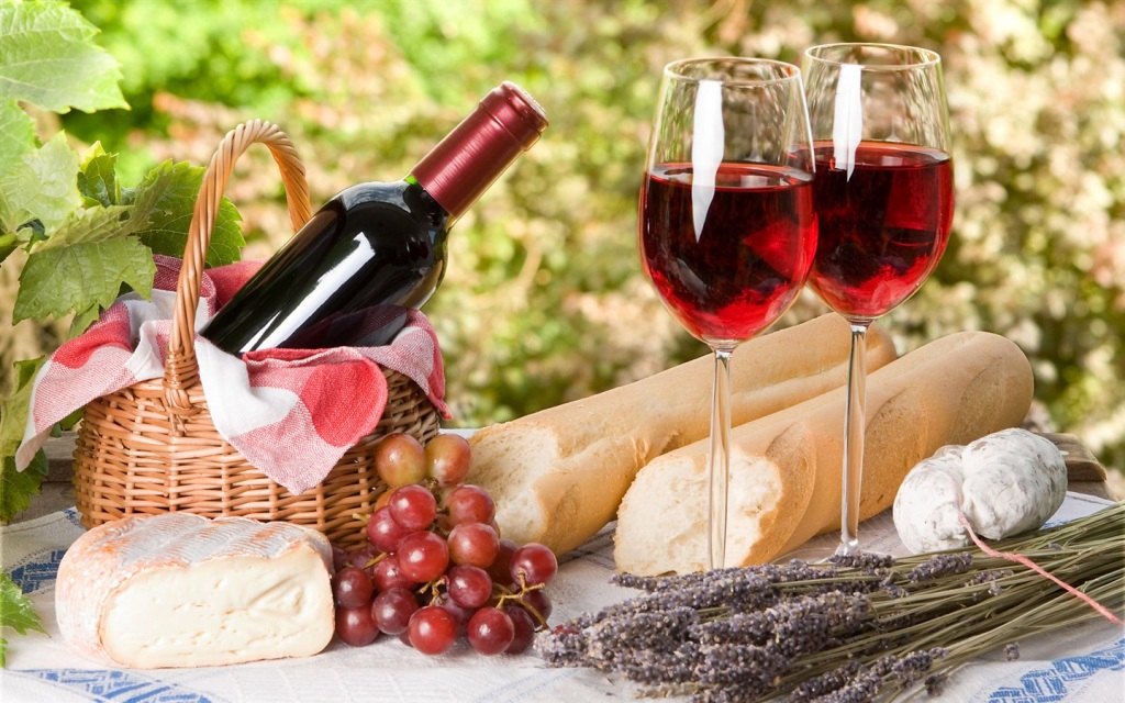 Hãy mang rượu vang theo khi đi picnic