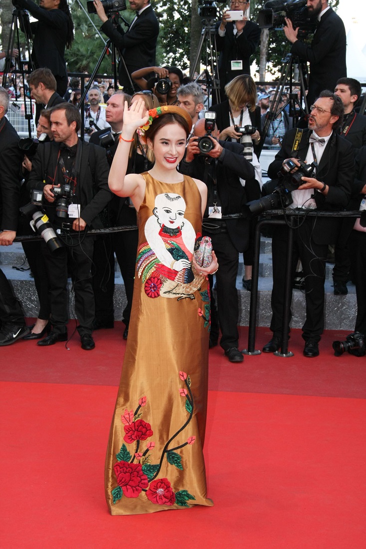 Angela Phương  Trinh đem trang phục truyền thống đến thảm đỏ Cannes 