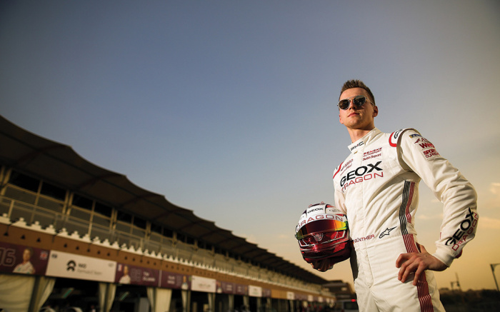 Maximillian "Max" Günther của đội đua xe Formula E Geox Dragon trong trang phục GEOX