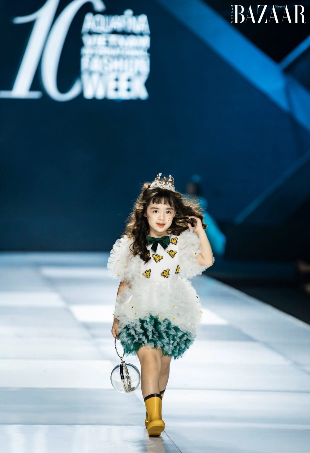 Nhã Uyên tại Aquafina Vietnam International Fashion Week lần thứ 10. 