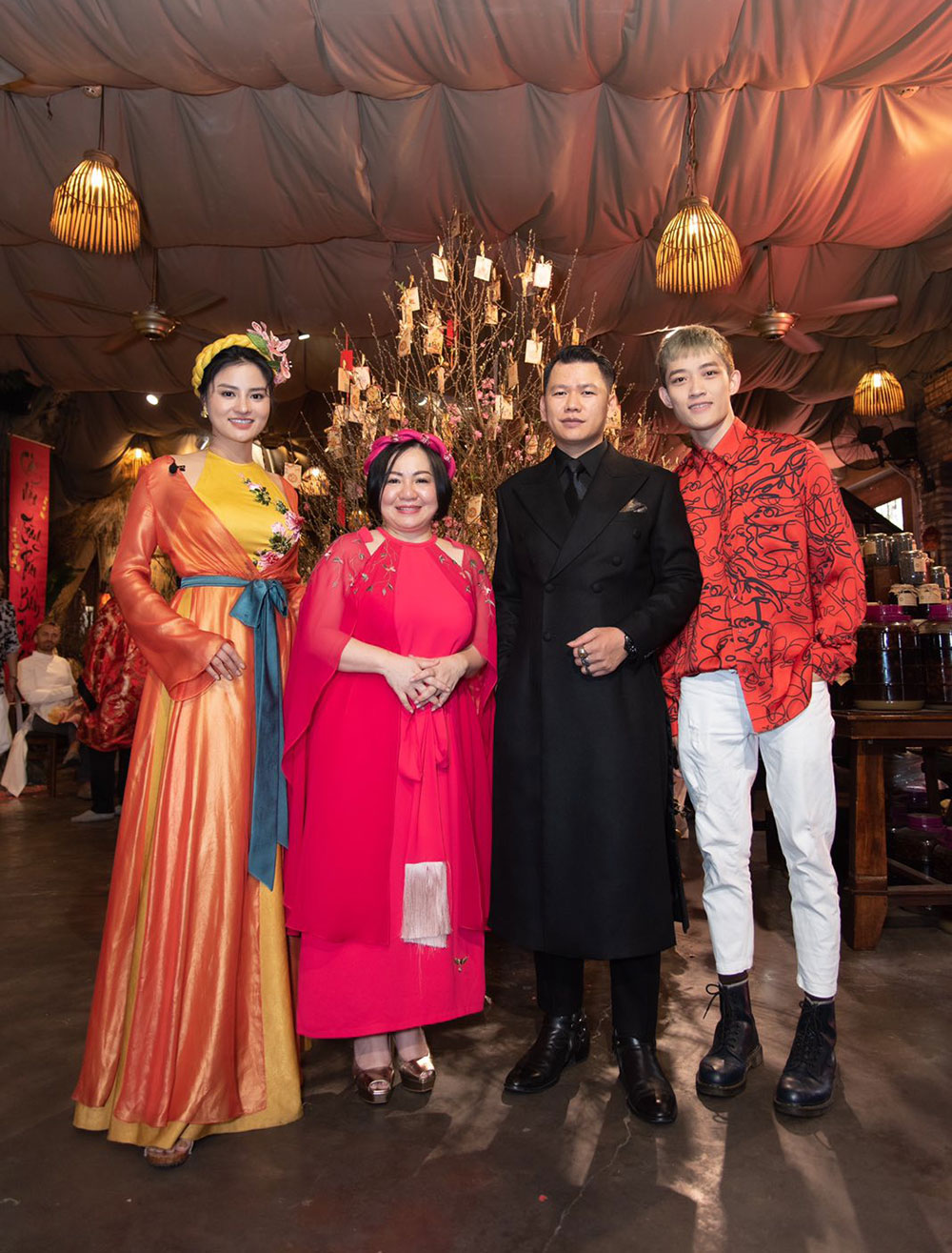 Buổi tiệc Tết Celebration 2021 tại Ann Quán do siêu mẫu Vũ Thu Phương và chị Trang Lê tổ chức