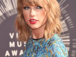 Taylor Swift, kiểu tóc phù hợp với khuôn mặt trái xoan