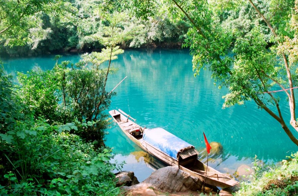 địa điểm du lịch Quảng Bình: Sông Chày – Hang Tối
