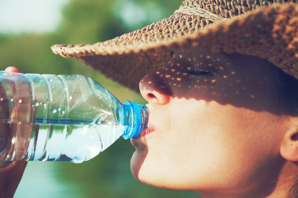 Uống nước giúp giảm cân như thế nào