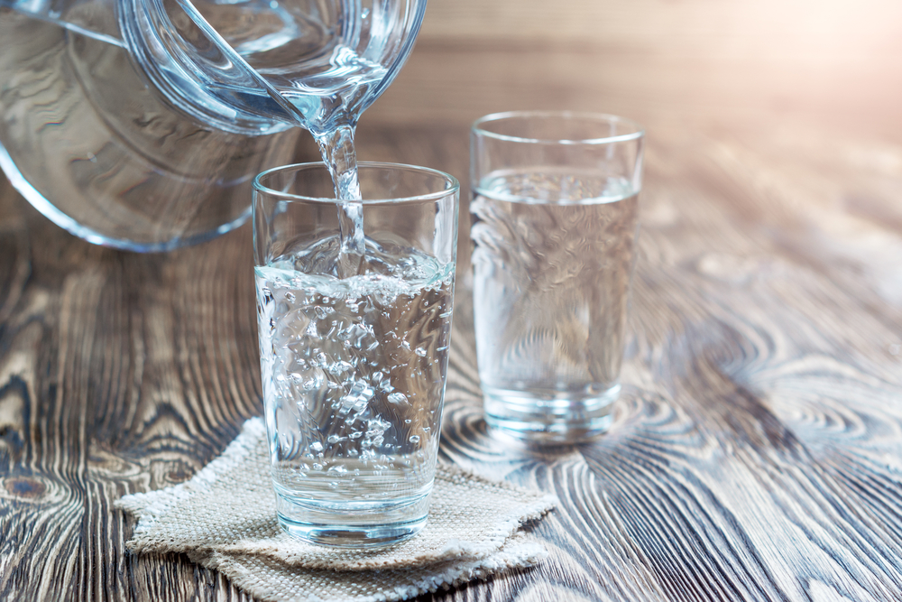 Uống gì để giảm cân tại nhà? Nước lọc
