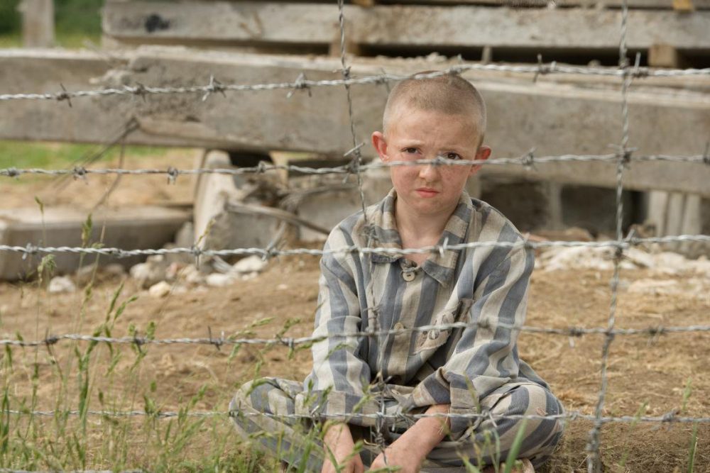 Top phim chiến tranh thế giới thứ 2: The Boy in the Striped Pajamas (2008)