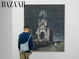 Harper's Bazaar_triển lãm đợi ngày cạn gió_01