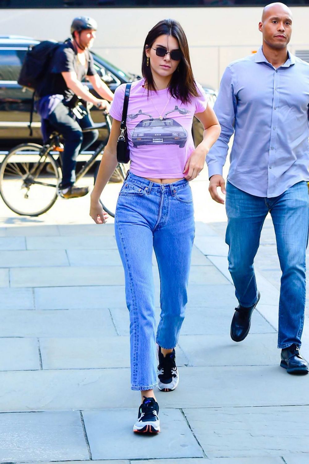 BZ-ao-baby-tee-shirt-phong-cach-y2k-kendall-jenner