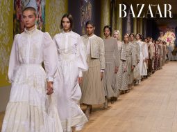 Dior Haute Couture Thu Đông 2022 tìm cảm hứng ở tích thần Ukraine