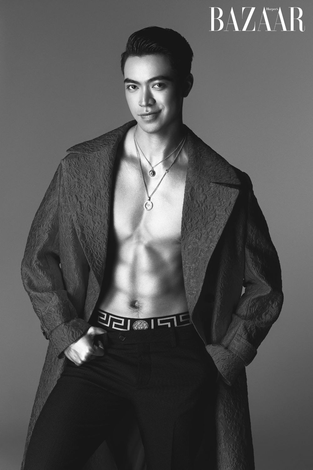 Trần Đạt Hiển được biết đến với vai trò người mẫu, anh là Việt kiều Mỹ.