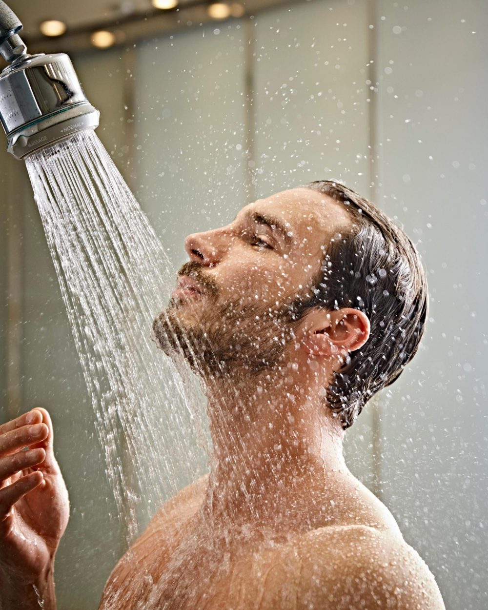 Tắm nước nóng hay nước lạnh tốt hơn? Giảm mức độ căng thẳng