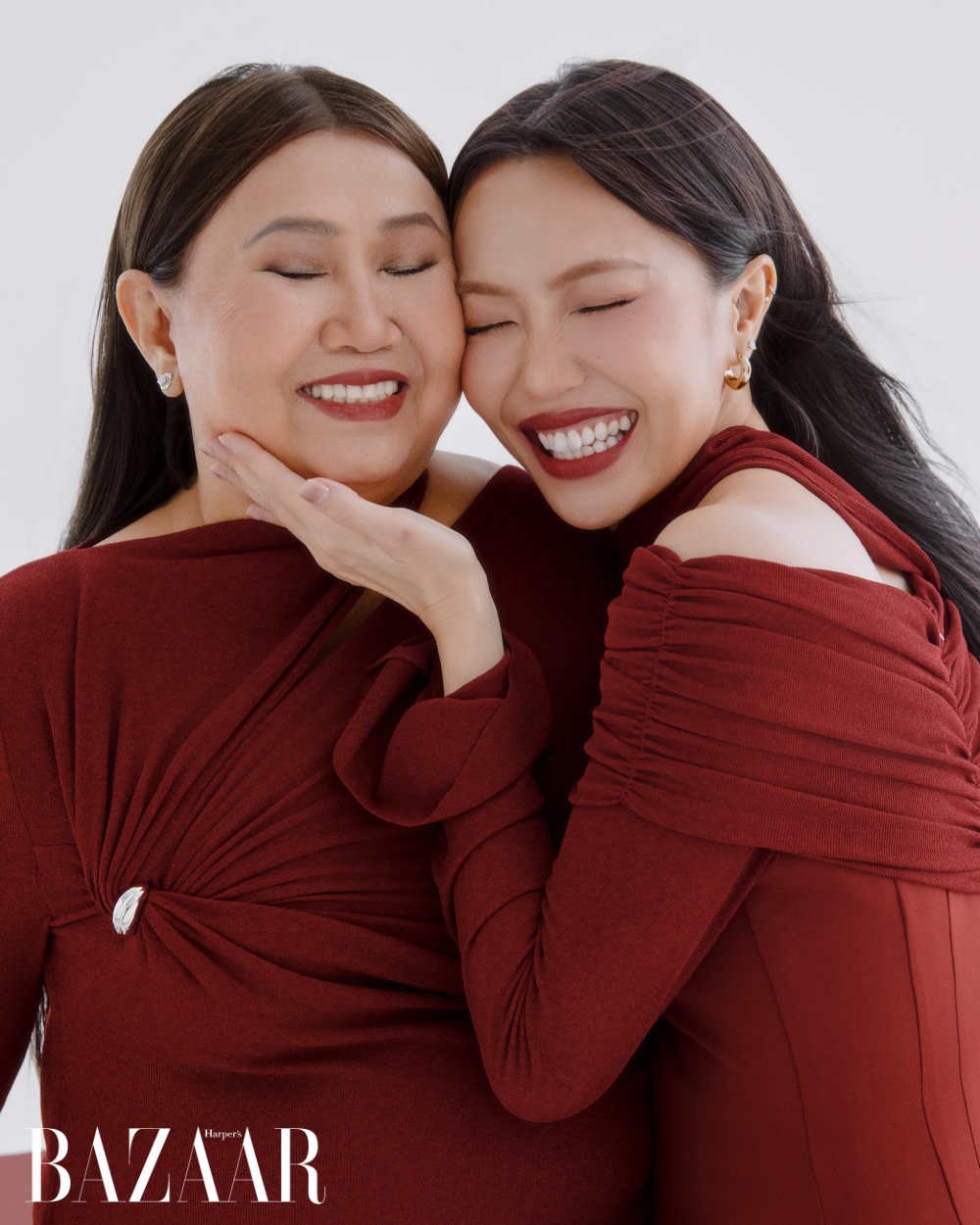 Diễn viên Diệu Nhi và mẹ, Chats by C.Dam 