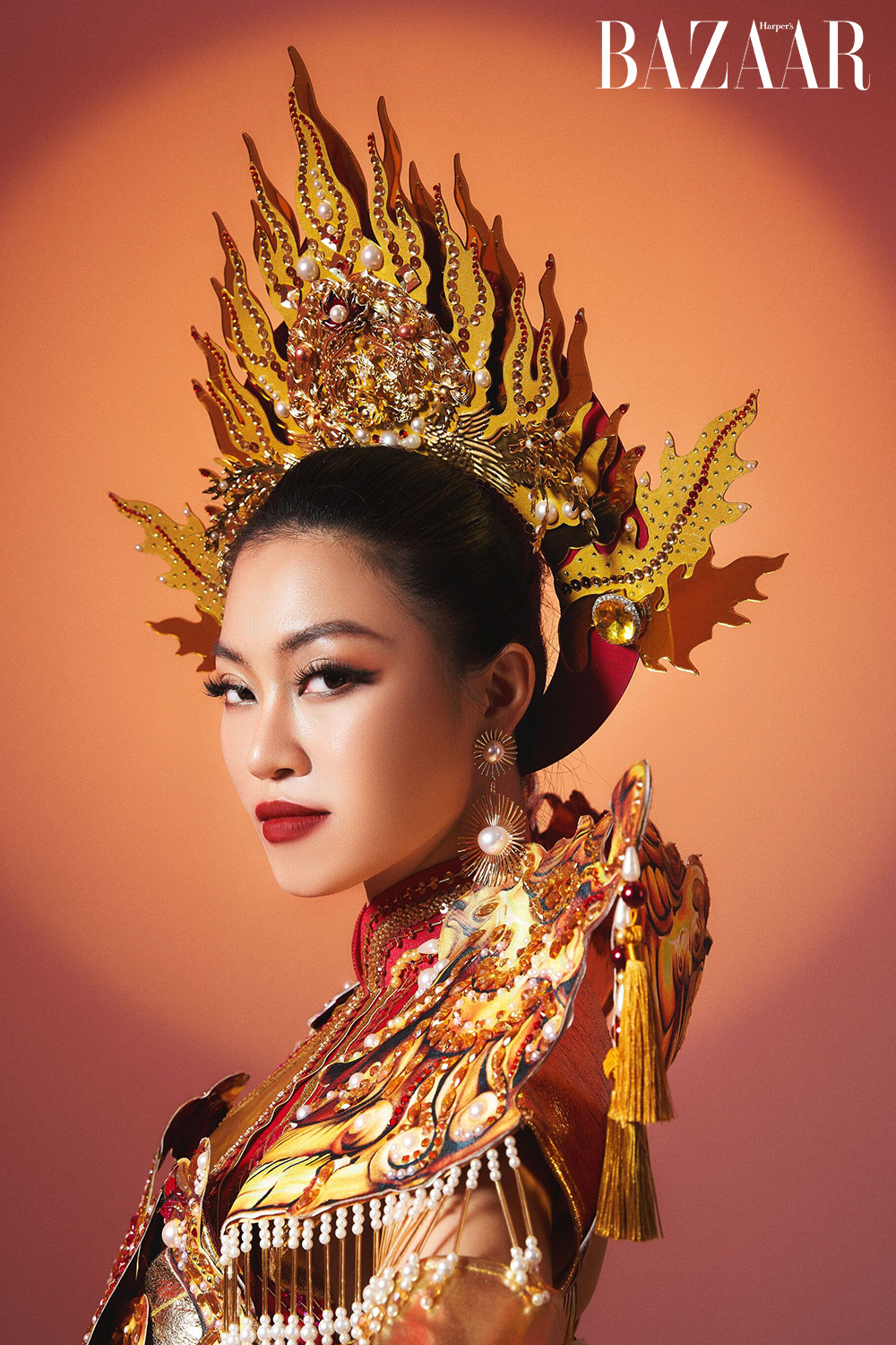 Harper's Bazaar_Đoàn Thu Thủy trình diễn trang phục dân tộc tại Miss Global 2023_02