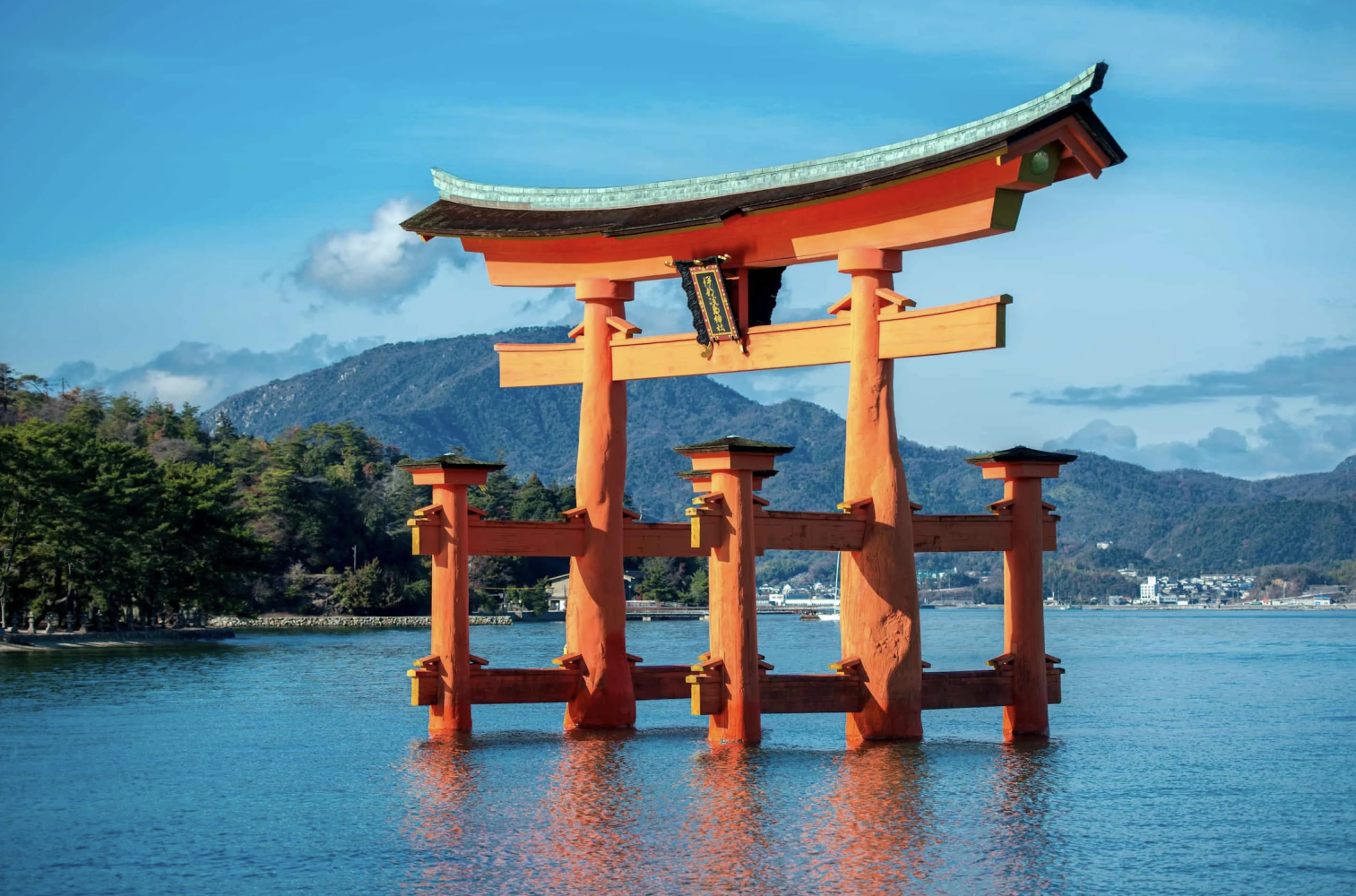 Đền Itsukushima - Các địa điểm tham quan du lịch tại Nhật Bản