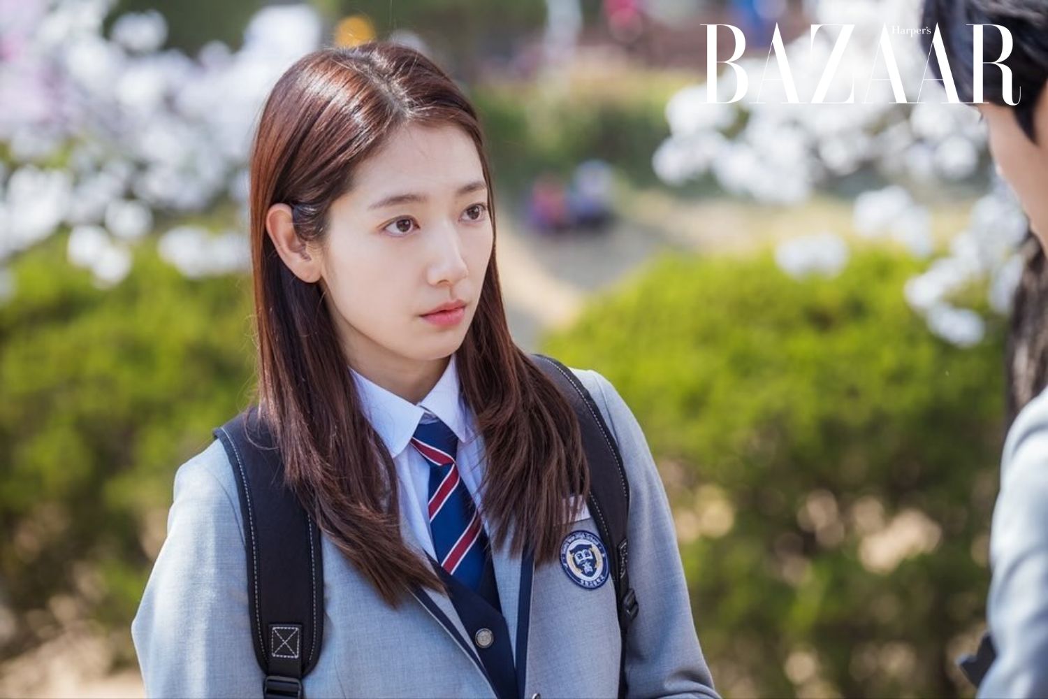 Park Shin Hye luôn biết cách duy trì vẻ ngoài trẻ trung như nữ sinh.